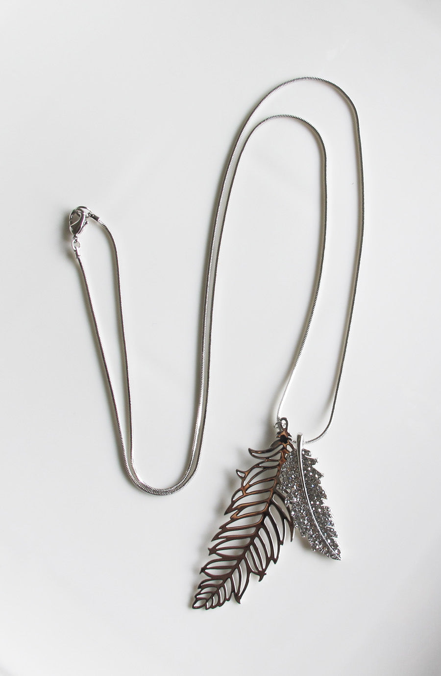 Double feathers long pendant necklace