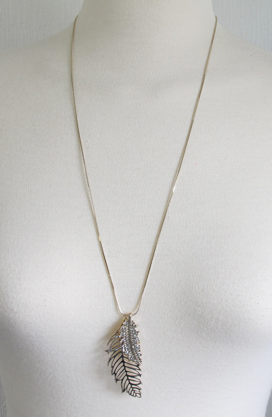 Double feathers long pendant necklace