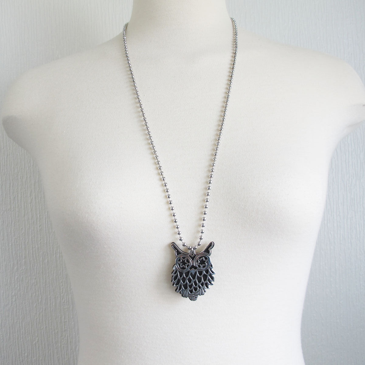 Cutout owl pendant long neckace
