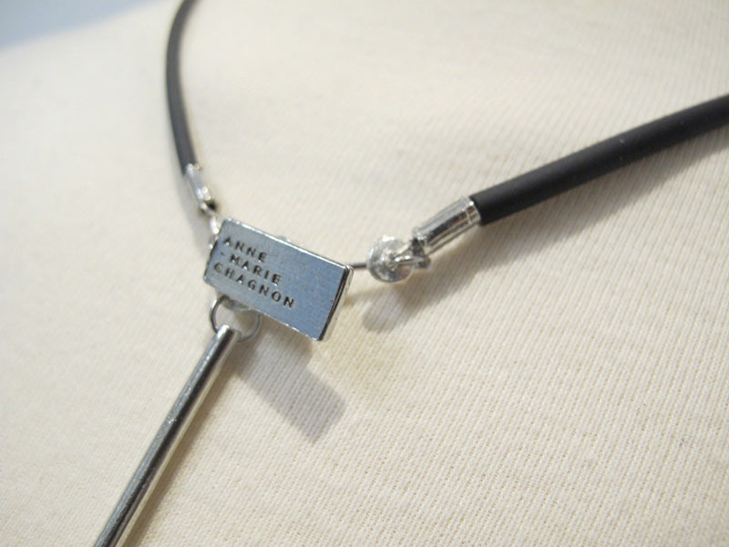 Pear & Fine pewter daringly long necklace: Kanel