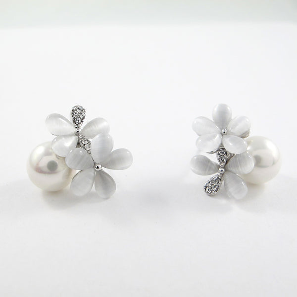 Cubic Zirconia & shell pearl Stud Earrings