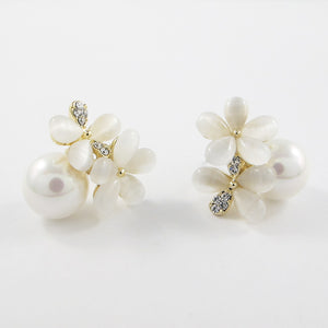 Cubic Zirconia & shell pearl Stud Earrings